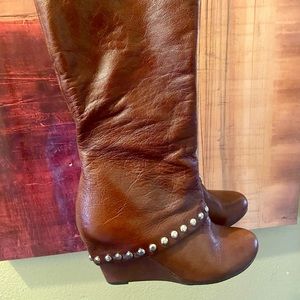 BCBG boots. Brown/Caramel Size 8.5. Paid$200. Selling for $75